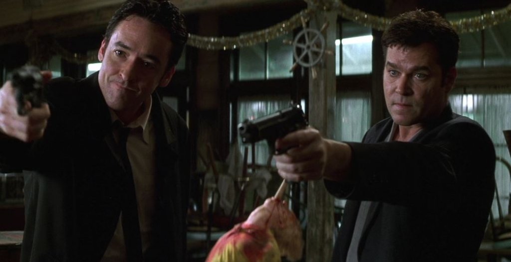 "Самоличност" (Identity)
Жанр: трилър
Година: 2003
Филмът на режисьора Джеймс Манголд (Ford vs. Ferrari) е някак тематичен за сегашната ситуация. Пътищата на няколко непознати души се преплитат, когато страховита буря ги принуждава да потърсят укритие в мотел насред нищото. Полицай, бивш ченге, актриса с позавехнала слава, осъден убиец и проститутка са само част от шарените образи, които трябва да прекарат нощта заедно. Кошмарът започва, когато някой започва да ги избива един по един...
Макар и вдъхновен от творчеството на Агата Кристи, "Самоличност" постепенно бяга от тези прилики, за да представи на зрителите някои обрати, които може и да не са за всеки вкус. Но със сигурност е чудесен трилър, на който да обърнете внимание, ако имате нужда от малко среднощна филмова тръпка.