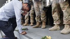 В момента Лос Анджелис повече напомня на бойно поле, отколкото на нормален град