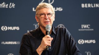Предложението на Венгер не променя нищо в правилото, а просто премества линията на засадата. Така отново ще имаме пети и мишници, които да се гледат на милиметри, но просто нападателят ще е от другата страна на защитника.