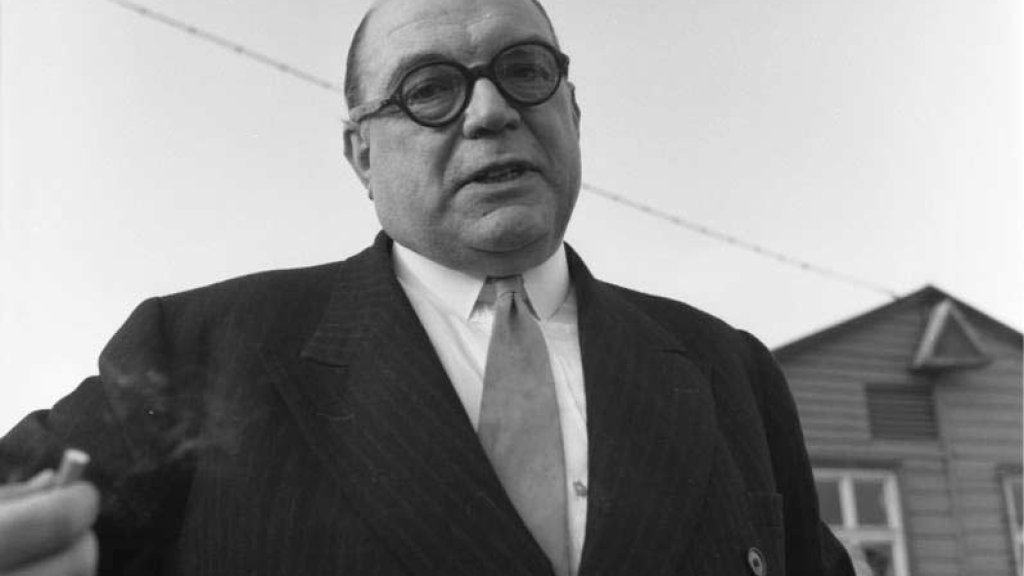 Bundesarchiv_B_145_Bild-F005102-0003,_Lager_Friedland,_britischer_Journalist_Sefton_Delmer