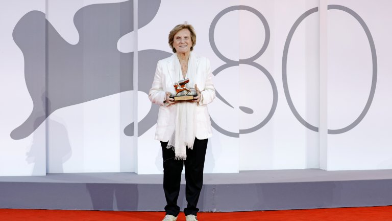 Голямата награда бе представена от режисьорката Лилиана Кавани.