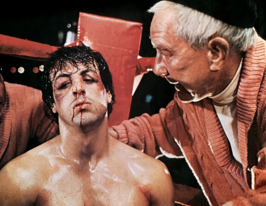 „Роки“(1976)
Бюджет: 1.175 милиона долара
Бокс офис: 117 милиона долара
Още един филм, върнал си стократно инвестицията. Няма смисъл да ви разказваме сюжета – всички сте го гледали. Говори се, че за да заснеме филма си, Силвестър Сталоун е 
