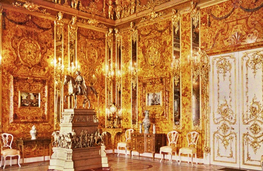 Andrey_Zeest_-_Amber_Room_2_(autochrome)