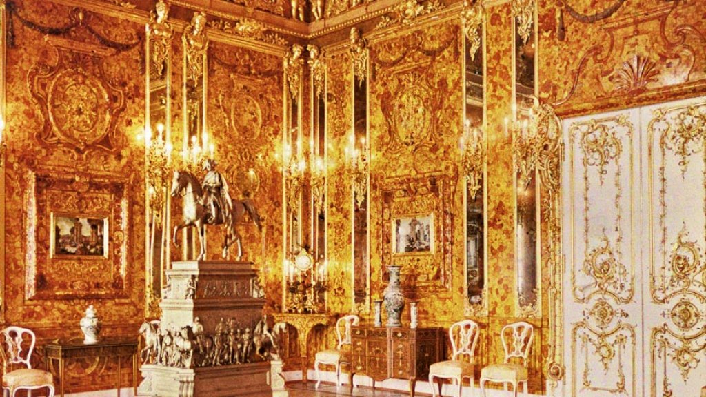 Andrey_Zeest_-_Amber_Room_2_(autochrome)