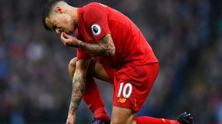 3. Ливърпул се нуждае от Филипе Коутиньо в големите мачове
Още веднъж Коутиньо отсъстваше от дерби мач. Бразилецът бе напълно анонимен и няма да е изненадващо, ако Клоп реши да го остави на пейката за някое от следващите дербита. Коутиньо прибира 200 паунда на седмица и е най-скъпоплатеният футболист на Ливърпул. Време е да започне да се държи така и в големите мачове.