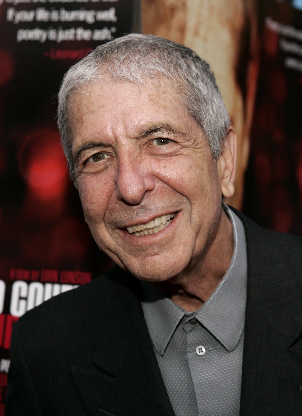 Ленард Коен  
Легендарният музикант си отиде на 7 ноември 2016 г. на 82-годишна възраст. „Баща ми пишеше до последния си миг с уникалното си чувство за хумор“ - с тези думи синът му съобщи новината за смъртта на Коен.