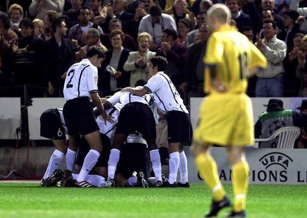 2001 г. Лийдс, полуфинал. След 0:0 у дома в първия мач, тимът на Дейвид О`Лиъри бе пометен с 0:3 в реванша и мечтата му за втори финал в турнира се изпари. 