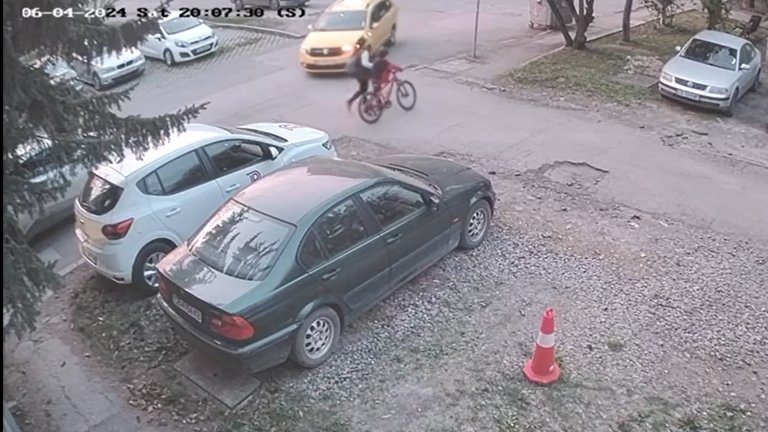 До 6 месеца без книжка и до 500 лева глоба за таксиджията, блъснал майка с дете, е безумно малко наказание