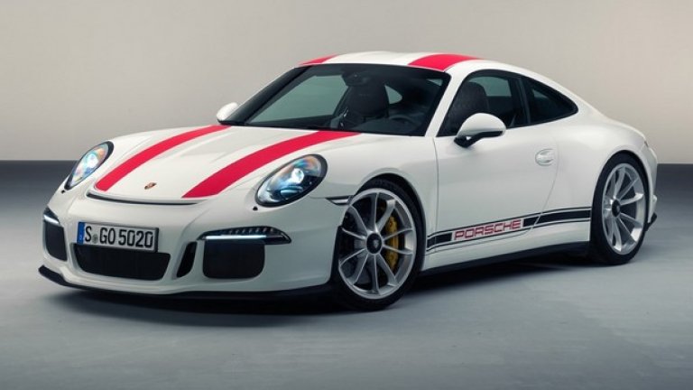 Турбото не може да превземе всичко
Турбото се завръща триумфално в световното автомобилостроене, включително и в гамата на пуристи като Porsche и Ferrari. Но 911R с 4-литровия си атмосферен боксер е приятно изключение. Да, атмосферните мотори никога няма да изчезнат.