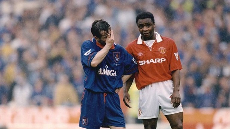 Пол Паркър
Десният бек винаги ще се свързва с Гари Невил, но друг беше на този пост в началото на династията. Бърз, съсредоточен и надежден - той беше от изключителна важност в отбора на Фърги. Тежка контузия обаче го извади от строя и загуби мястото си за сметка на Гари Невил. Беше начело на няколко малки отбора, а сега е коментатор на ESPN и няколко азиатски канали.