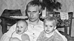 Руският президент винаги е бил много внимателен относно личния си живот и този на дъщерите си, които рядко се появяват в медиите