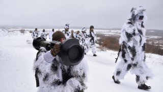 Над 30 държави от цял свят са предоставили помощ за милиарди долари на украинската армия