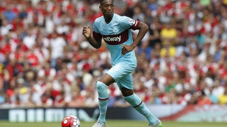 7. Рийс Оксфорд, 16 години и 236 дни
Арсенал - Уест Хем, 9-ти август 2015 г.
Въпреки че стана най-младият дебютант в отбора на Уест Хем, Рийс оправда напълно риска, който пое мениджърът на "чуковете" Славен Билич.