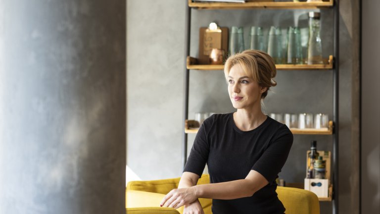 Самата тя се определя като голям естет и обича всичко да бъде хармонично и красиво.