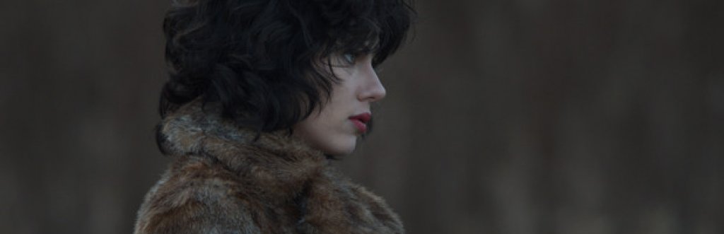 В "Под кожата" (Under the skin, 2013)