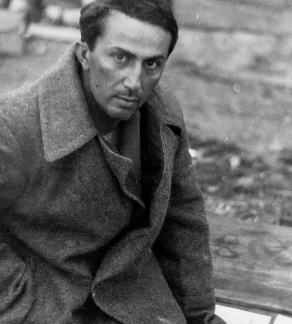 Yakov_Dzhugashvili_by_Wolfram_von_Richthofen_1941cr