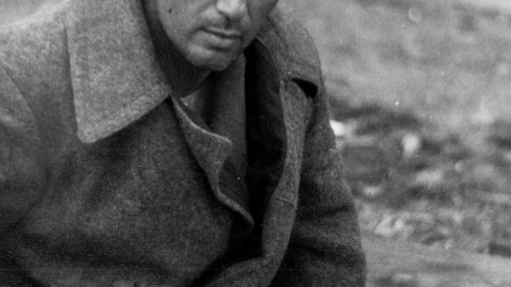 Yakov_Dzhugashvili_by_Wolfram_von_Richthofen_1941cr