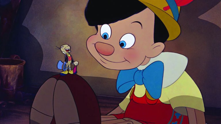 2. Pinocchio / "Пинокио" (1940 г.)
Тази адаптация по книгата на Карло Колоди цели да надгради над успеха на "Снежанка и седемте джуджета", като за целта се впуска една по-смела, по-мрачна и по-страшна история, пълна с чудеса и чудовища, а в центъра е дървена кукла, която иска да бъде истинско момче.  
Критиката обожава филма, но за жалост децата тогава го намират за твърде плашещ. Наследството на "Пинокио" остава най-малкото с класическата песен „When You Wish Upon a Star“, с която започва всеки съвременен филм на "Дисни".