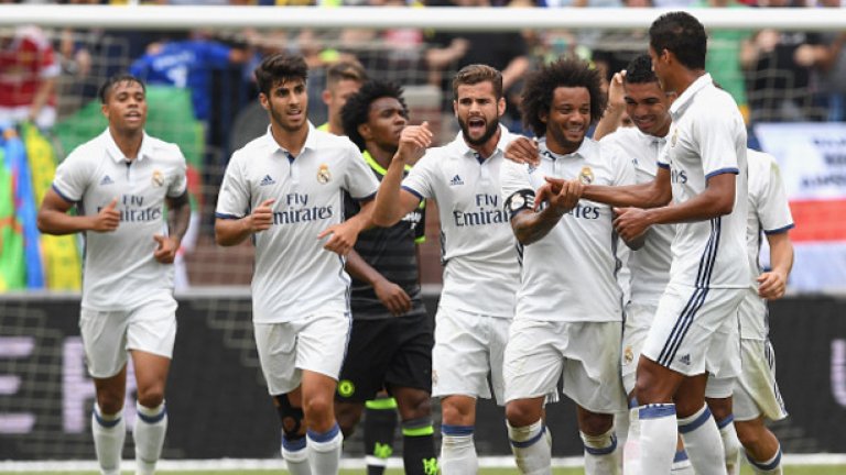 Реал Мадрид
Най-малко вероятният вариант е Погба да премине на "Бернабеу". "Белия балет" досега не е подписвал с играч, представляван от Мино Райола, защото Флорентино Перес няма желание да преговаря със суперагента. А клубът предвижда големи харчове за реконструкция на стадиона си. Но от друга страна, Реал отдавна не е правил галактически трансфер, а в халфовата линия Лука Модрич вече е на 33 г., докато Дани Себайос не е убедил, че заслужава титулярно място.