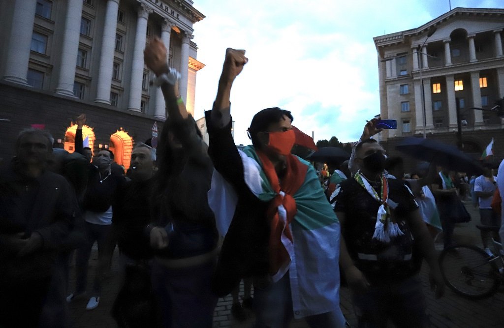 Протестиращите в столицата са по-малко, отколкото предишните дни.