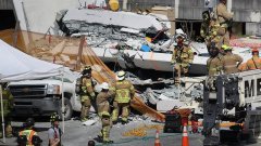 Най-малко 6 жертви при срутването на мост в Маями