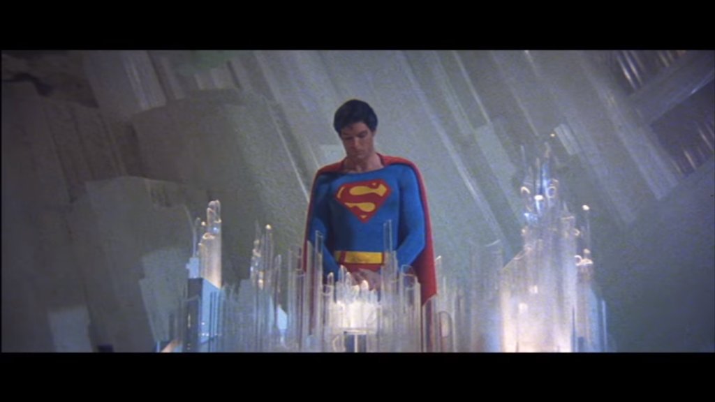 "Superman" 
Рейтинг: 93% 
Този на Кристофър Рийв от 1978 година - с Марлон Брандо, Джийн Хакман и Марго Кидър