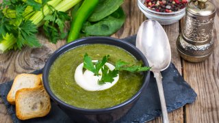 В галерията ще видите седем рецепти за именно такива изкушаващи и апетитни супи: