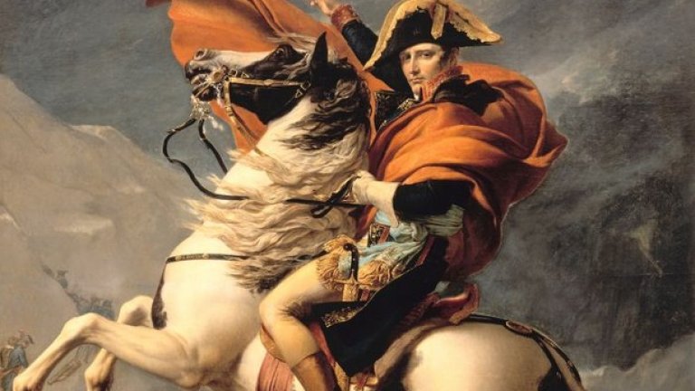  Наполеон е бил нисък 

Изключително популярно е вярването, че Наполеон Бонапарт е бил нисък и по тази причина е имал сприхав и войнствен нрав. Този мит дори е дал името си на "Наполеоновия комплекс", който още се нарича "Синдромът на ниския мъж".

Има само един проблем – Наполеон всъщност не е бил нисък. Със своите 1,69 м за времето си той се е водил мъж със среден към висок ръст. Средният мъжки ръст във Франция по това време е 1,64 м. 

Историците не са сигурни откъде идва този мит. Една от версиите е разлика между френската и английската мярка за инч като "френският" инч е бил по-дълъг. Затова, когато четат британските исторически извори, мнозина приемат, че Наполеон е бил извънредно нисък за мъж.