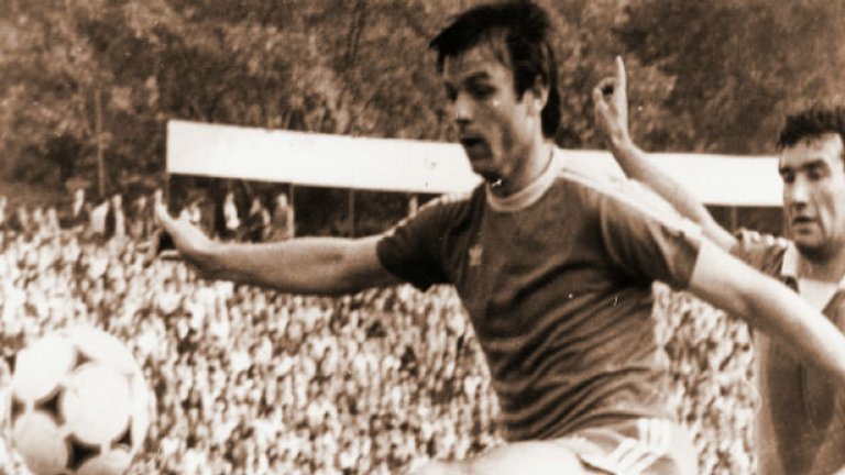 Героят от онази нощ - Стойчо Младенов, сега е треньор на ЦСКА и има 2 титли като такъв. За цял живот обаче той ще остане Екзекутора на Ливърпул, независимо какви успехи или неуспехи ще има като наставник...