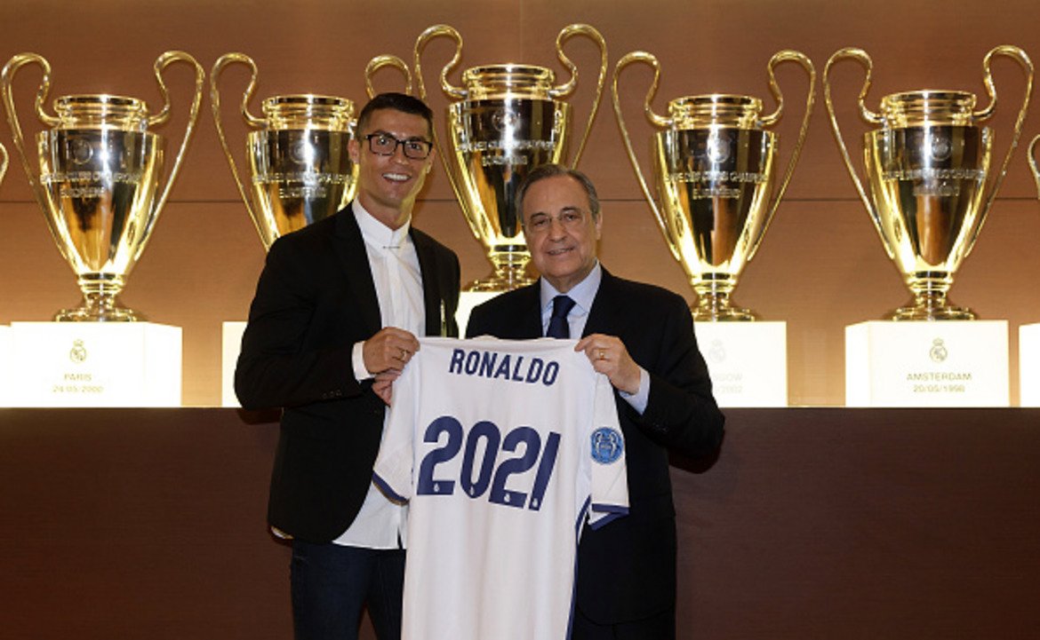 В началото на новия си мандат Перес трябва да убеди звездата на тима Кристиано Роналдо да изпълни договора си до 2021-а