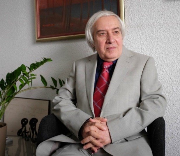 "Златният физик" на България Теодосий Теодосиев получи титлата "Мъж на годината" на Дарик за 2014-та