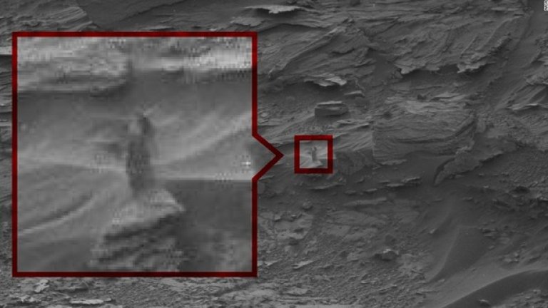 Това е миниатюрната жена на Марс, която според учените е просто форма от пясъчни навявания