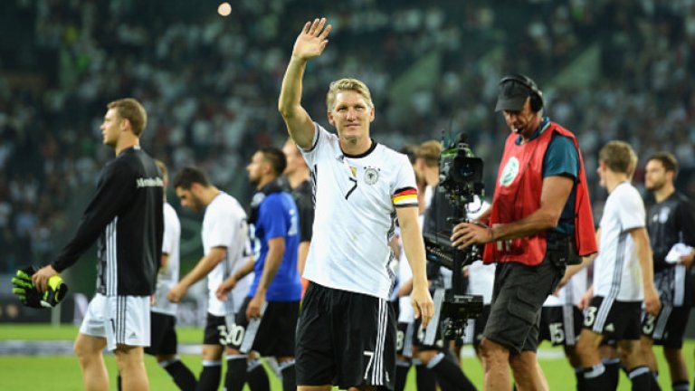 Швайни записа 121 мача за Германия в един период, пълен с успехи и незабравими мачове на Бундестима