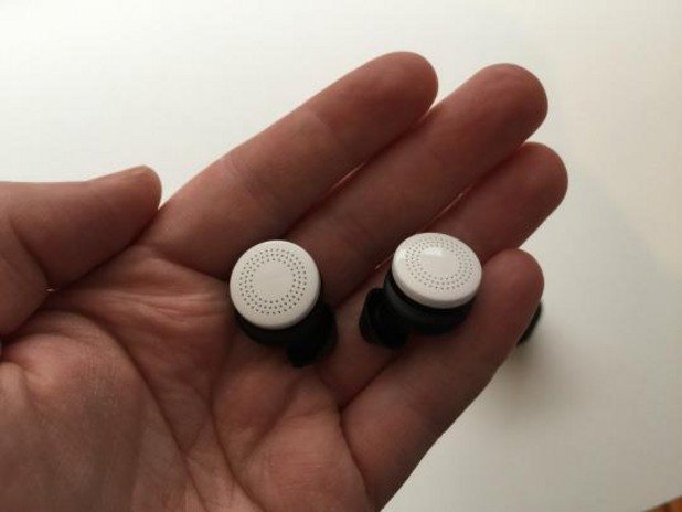 Here са слушалки, които приличат на тапи за уши, но могат да контролират всичко, което чувате