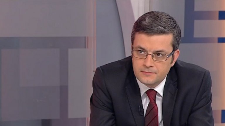 Щом държавата плаща, тя ще поръчва музиката. Но не е ли по-добре преди това да има стабилна развлекателна индустрия?