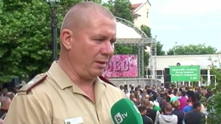 Шивиков беше обвинен, че е използвал подчинените си войници, за да му ремонтират апартамента 