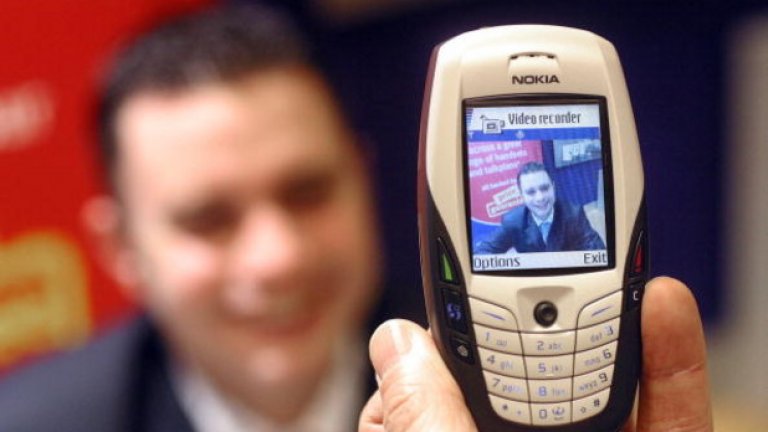 6. Nokia 6600
Спомняте ли си колко популярна беше яйцевидната Nokia? Въпреки не беше от най-евтините джаджи през 2003 г., Nokia 6600 продаде повече от 150 млн. бройки.