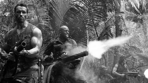 В "Хищникът" Шварценегер се бие срещу извънземно същество, но филмът е изключително автентичен, благодарение на зловещите мексикански джунгли, из които е заснет. 

Снимките през 1986 г. биват прекъснати от по-съществен ангажимент на главния актьор - сватбата му с Мария Шрайвър  
