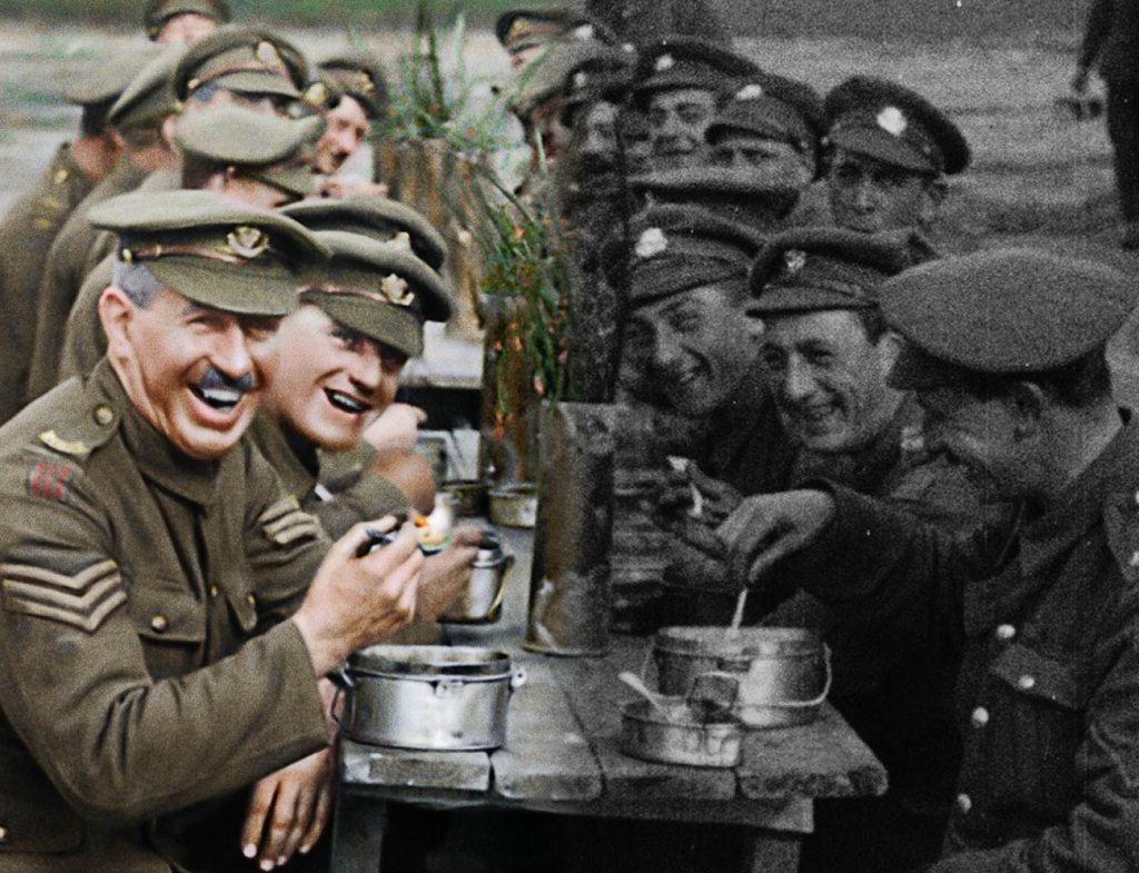 "Те не ще остареят" (They Shall Not Grow Old)
Жанр: документален
Година: 2018
Харесахте ли "1917"? Филмът на Сам Мендес ни разказа една измислена история от Първата световна война - един по-скоро пренебрегван от киното конфликт. Това, което ви предлагаме, е документален поглед към тази война, при това дело на режисьора Питър Джаксън ("Властелинът на пръстените"). 
Тук разказани са истински истории на войниците - какво са мислели за конфликта, как е преминавал животът на фронта, как са живеели преди войната. Всичко е пресъздадено с помощта на възстановени кадри отпреди над 100 години, които ни напомнят, че има много по-страшни неща от извънредното положение.