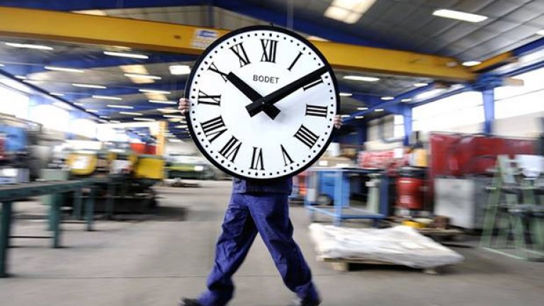 Тази нощ преминаваме към лятното часово време.