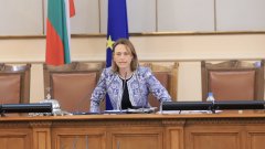 Коя е Ива Митева - новият председател на Народното събрание