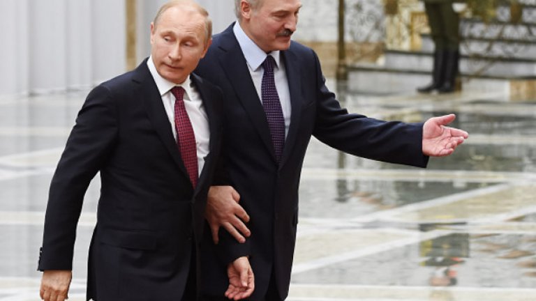 Беларус и президентът продължават уклона си към Кремъл