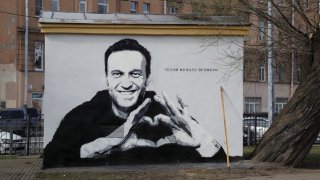 Въпросите около отравянето на опозиционера продължават да се трупат