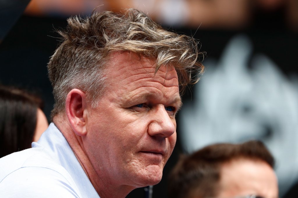 "Прогнозата за утре? 100-процентов шанс за сълзи."
Тази реплика на Рамзи е записана една вечер, когато напуска кухнята. Предвестник на следващия ден и пороя в очите на служителите, който сам има намерение да предизвика.