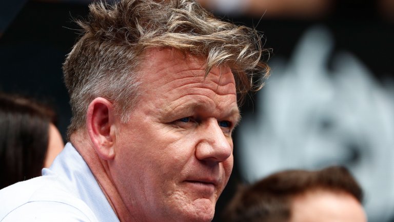 "Прогнозата за утре? 100-процентов шанс за сълзи."
Тази реплика на Рамзи е записана една вечер, когато напуска кухнята. Предвестник на следващия ден и пороя в очите на служителите, който сам има намерение да предизвика.