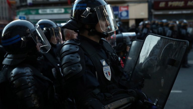 Кръв и в Лил: 36 арестувани, 16 в болница (видео)