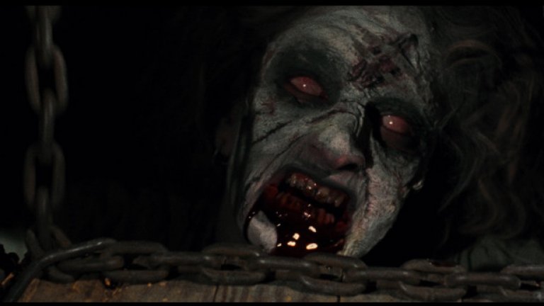 "Злите мъртви" (Evil Dead, 1981)
За монтажа на този филм на Сам Райми с бюджет от около 350 000 долара, помагат самите братя Коен. След години Стивън Кинг ще каже, че това е един от любимите му филми. Дали има по-голям комплимент от този за един филм на ужасите?