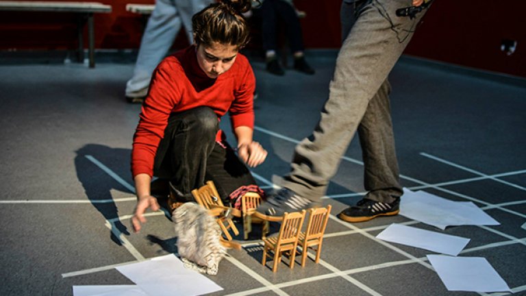 Домът е кулата, от която наблюдаваш света, мястото, в което се чувстваш защитен, казва Соколовска.