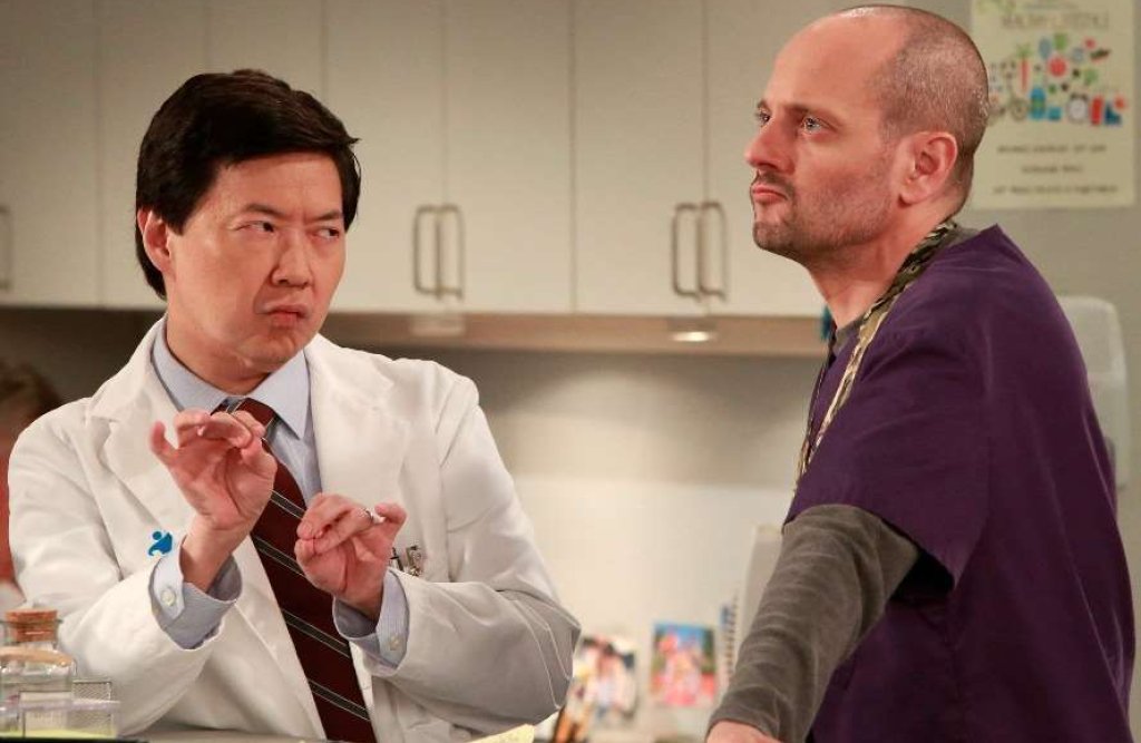 „Dr. Ken“ (ABC) 
Кен Йонг е страхотен комедиен актьор, но сериалът се излъчва в петък вечер, което е мъртвото време за телевизията. 
