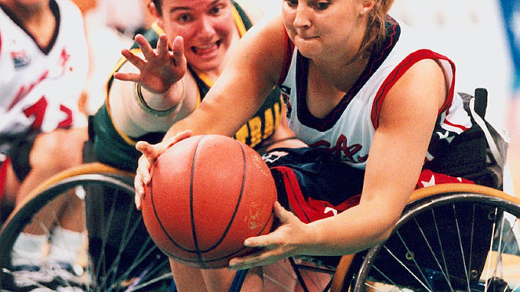 663px-27_ACPS_Atlanta_1996_Basketball_Amanda_Carter